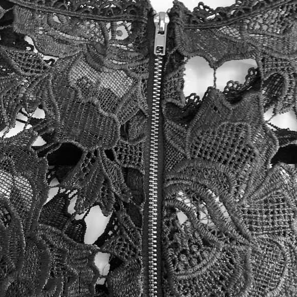 Lulu’s Black Lace Dress A Fine Romance Black Sheath Dress Small NWOT - Picture 3 of 5